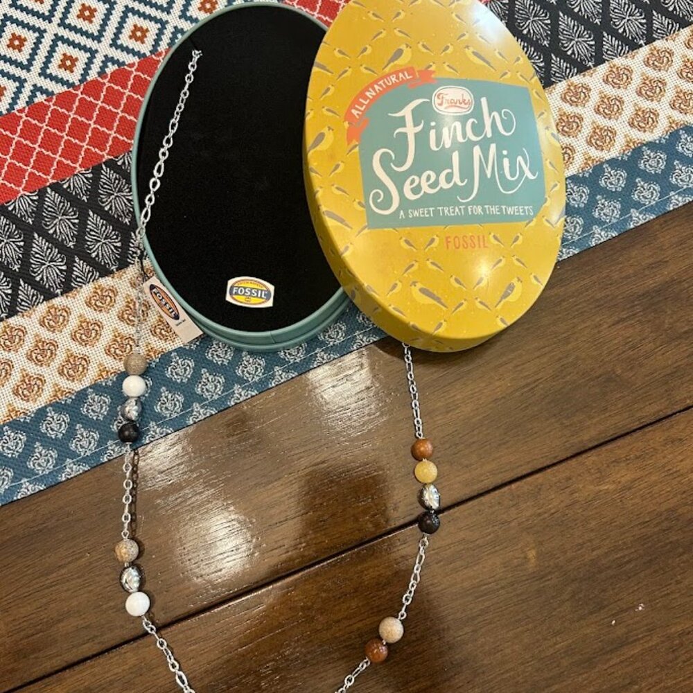 NWT Fossil Beaded Necklace with Original "Finch Seed Mix" Novelty Tin - Picture 3 of 7